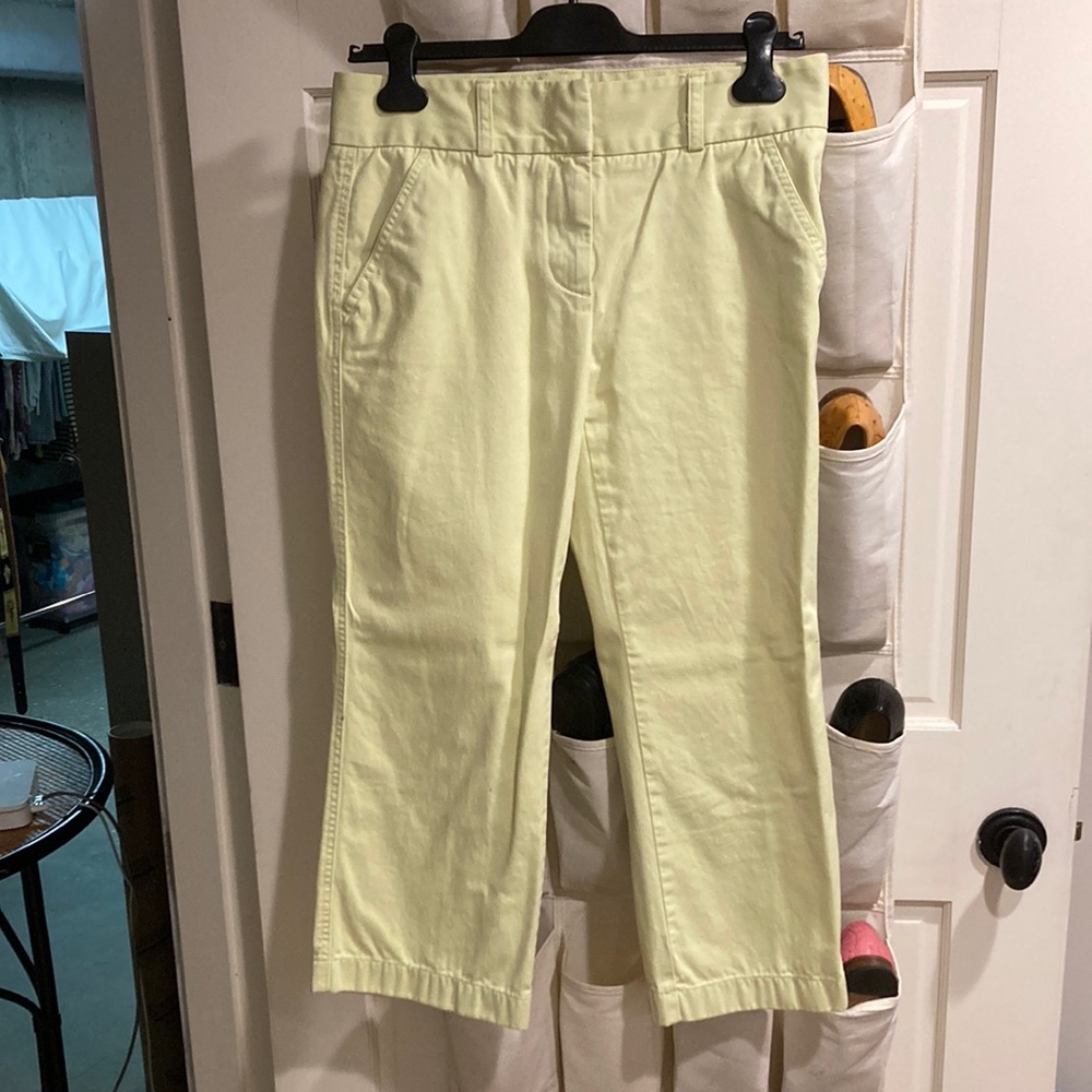 J Crew Favorite Fit Chino in light yellow/green. Size 6.